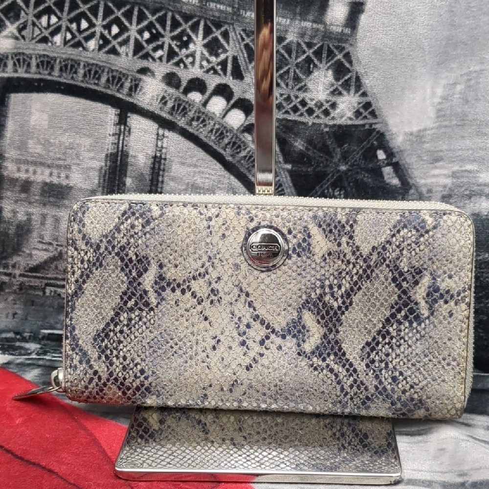 Coach Taylor Exotic Accordion Wallet -  F50674)